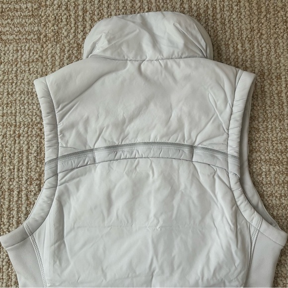 Athleta Rock Ridge Primaloft Vest in Moonlight Grey Blue Silver - Size XXS - Picture 10 of 13